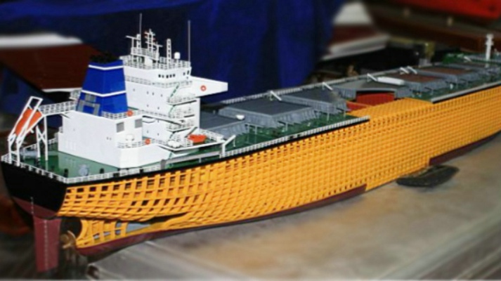 青島海運職業學校92500噸散貨船縱剖模型